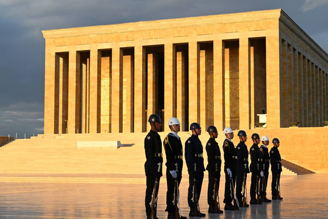Türk bayrağının gönderden hiç inmediği yer - Resim: 5